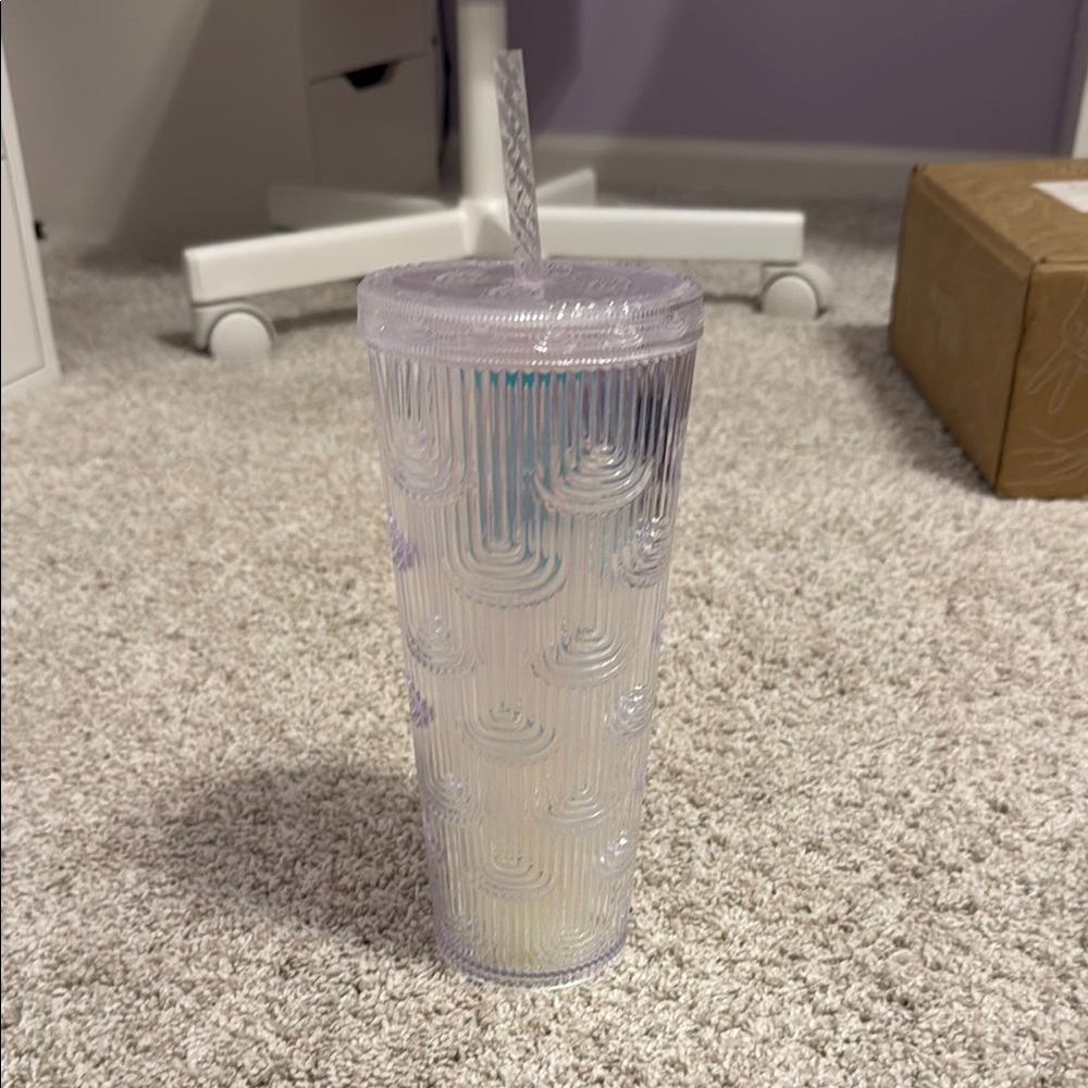 Iridescent Tumbler with Straw